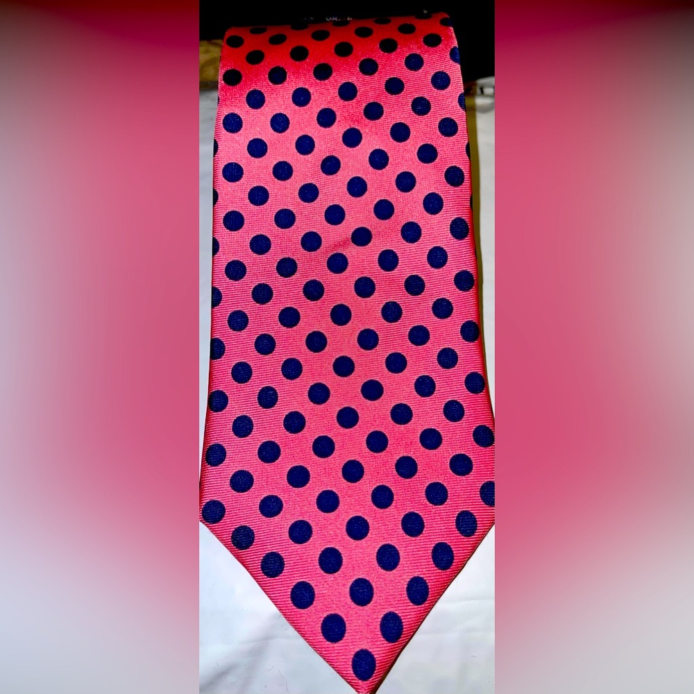 EUC Brooks Brothers Makers Pink with Navy Polka Dot Necktie. 62.5”